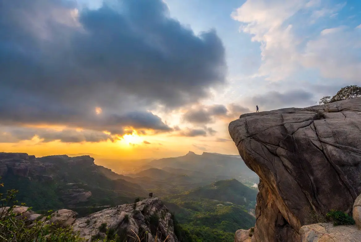 Lion’s Point scenic atmosphere